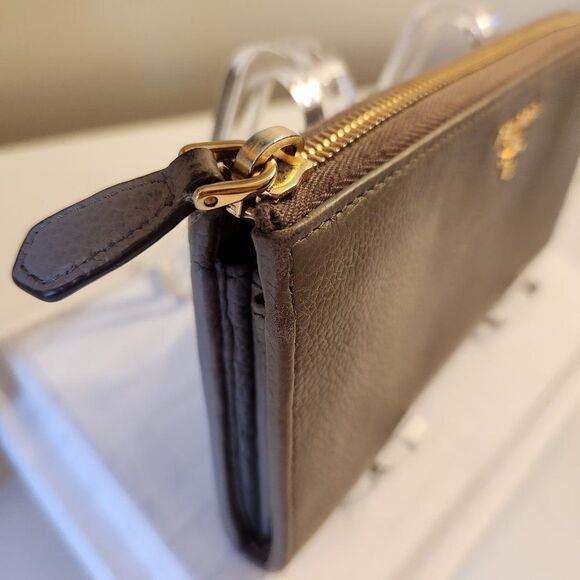 Gray Leather Prada Continental Zip Around Wallet (2303146) - Picture 3 of 11